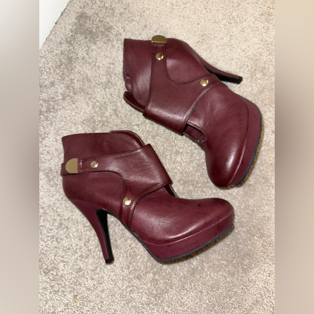 Woman’s shoe